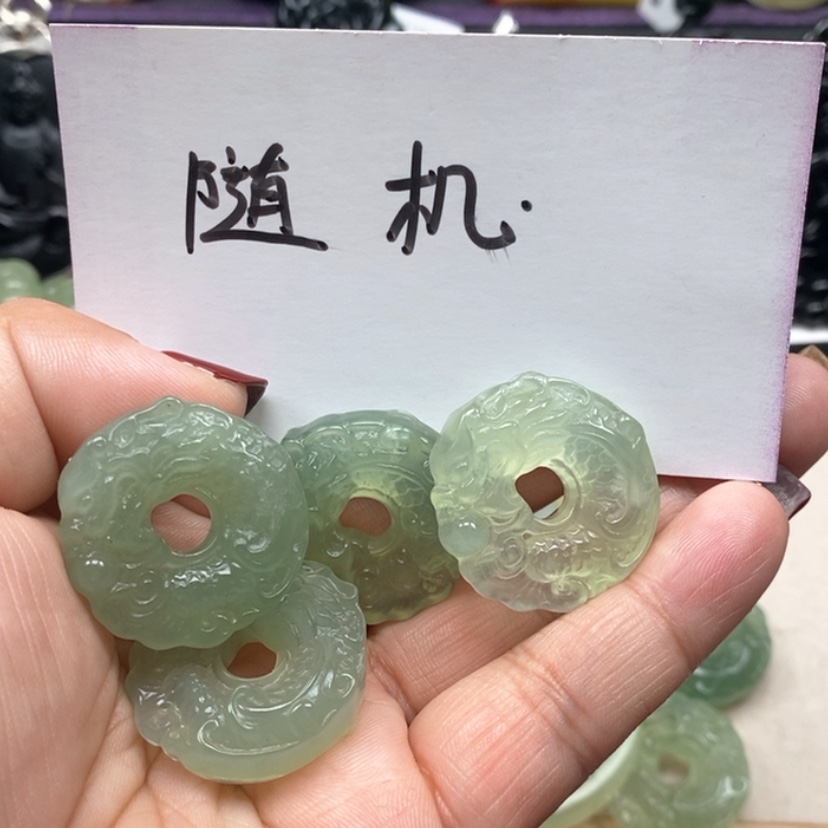 【闪购商品】蛇纹石玉颈饰未镶嵌