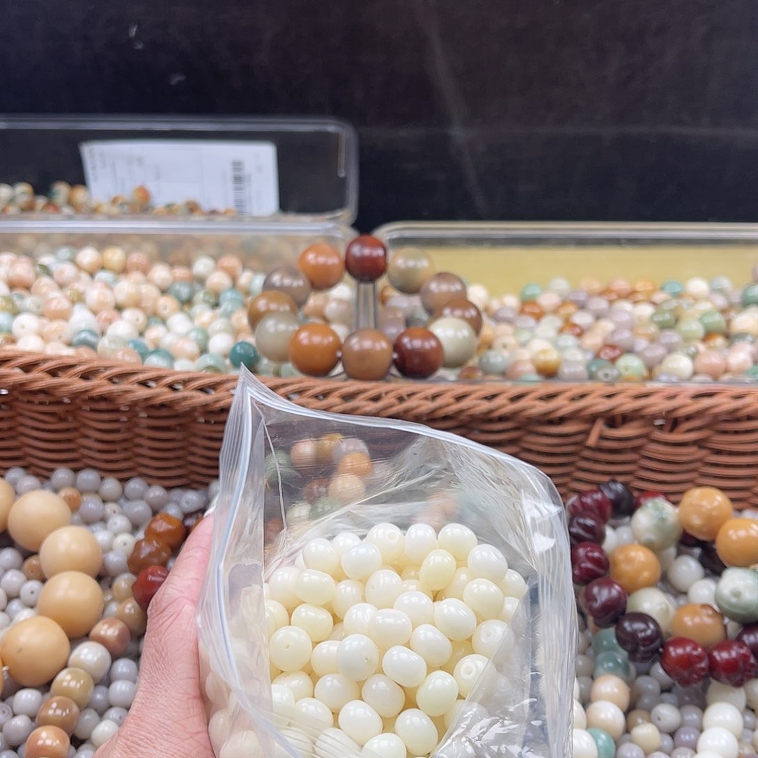 白玉菩提吊坠Q/12mm/120颗