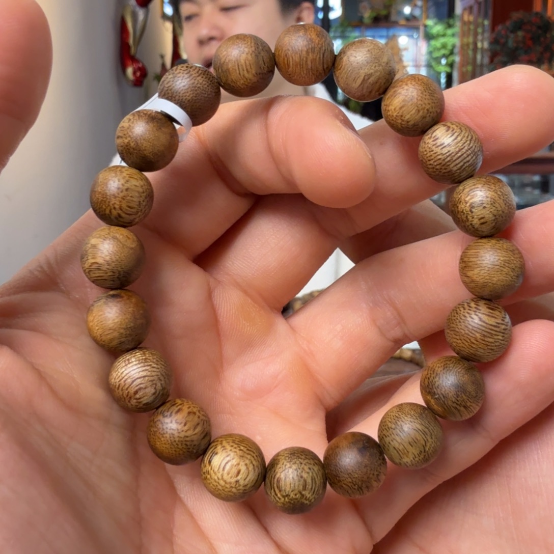 沉香手串每日一漏 10mm圆珠 性价比最高