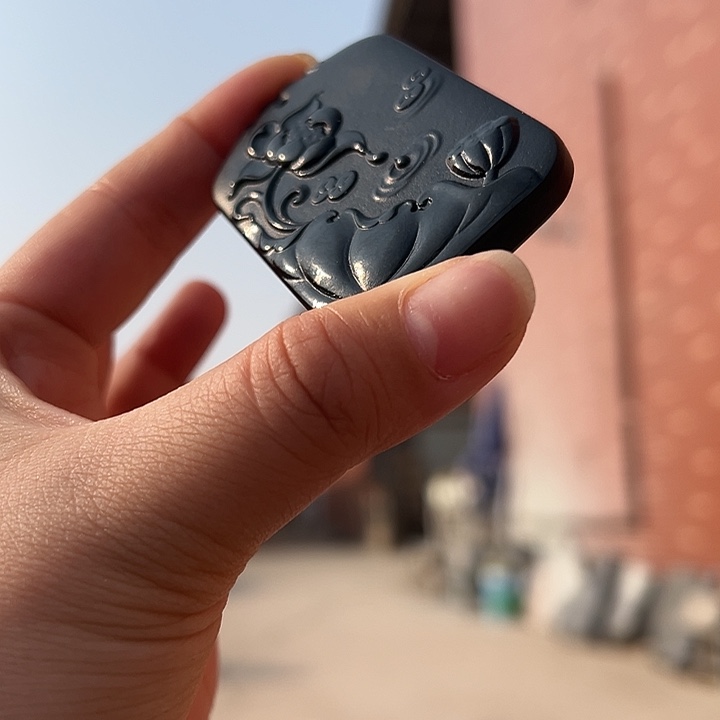 黑青羊脂四六荷花鱼pai zi v