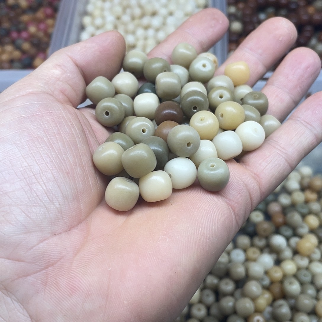 吊坠白玉菩提11、10奶茶桶100颗➕灯牌宠100颗
