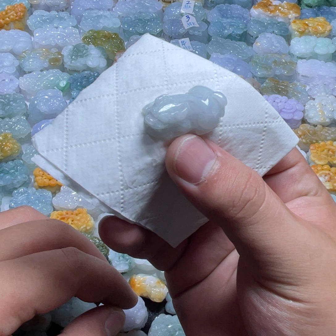 颈饰未镶嵌翡翠天然