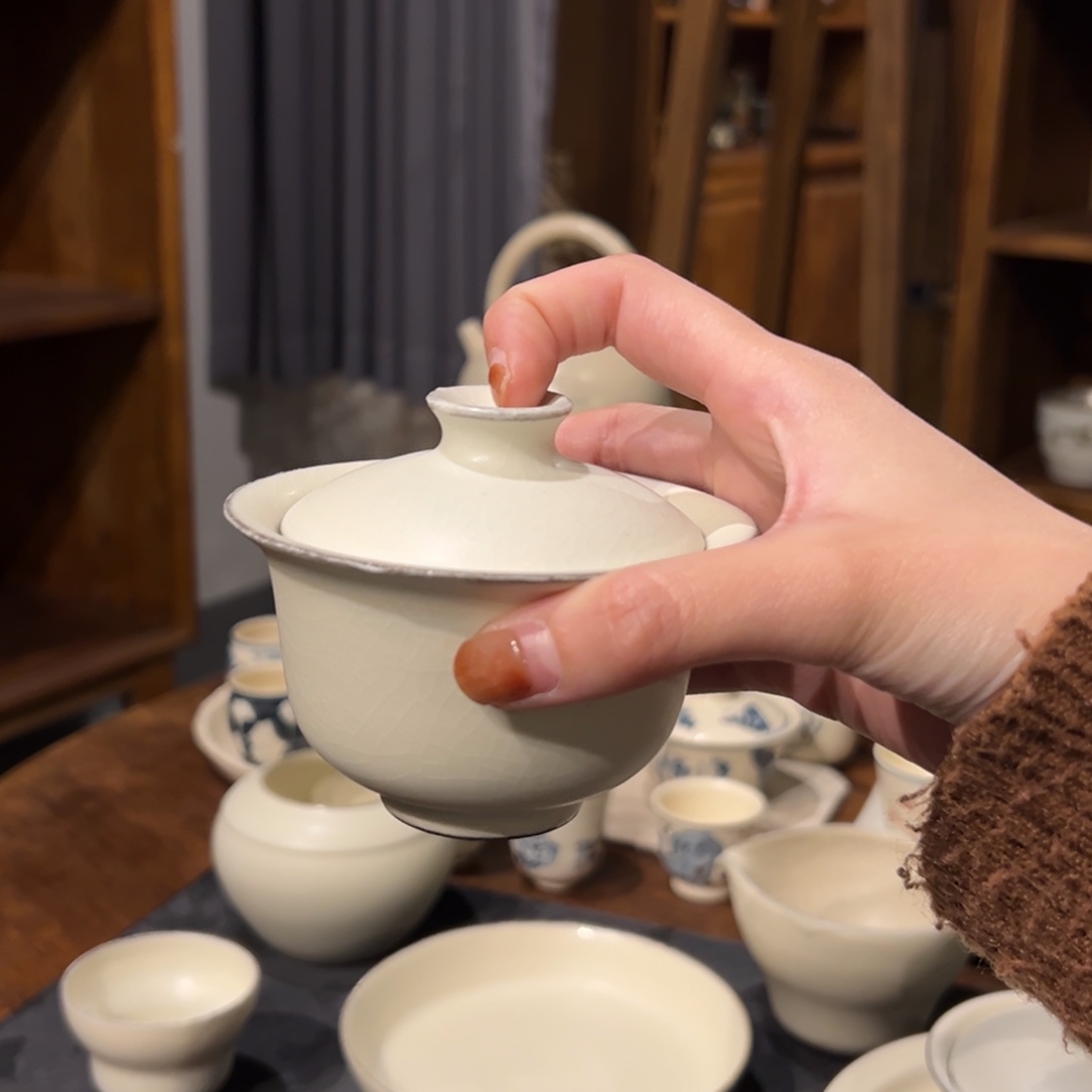 摆件陶瓷。     陶瓷。      