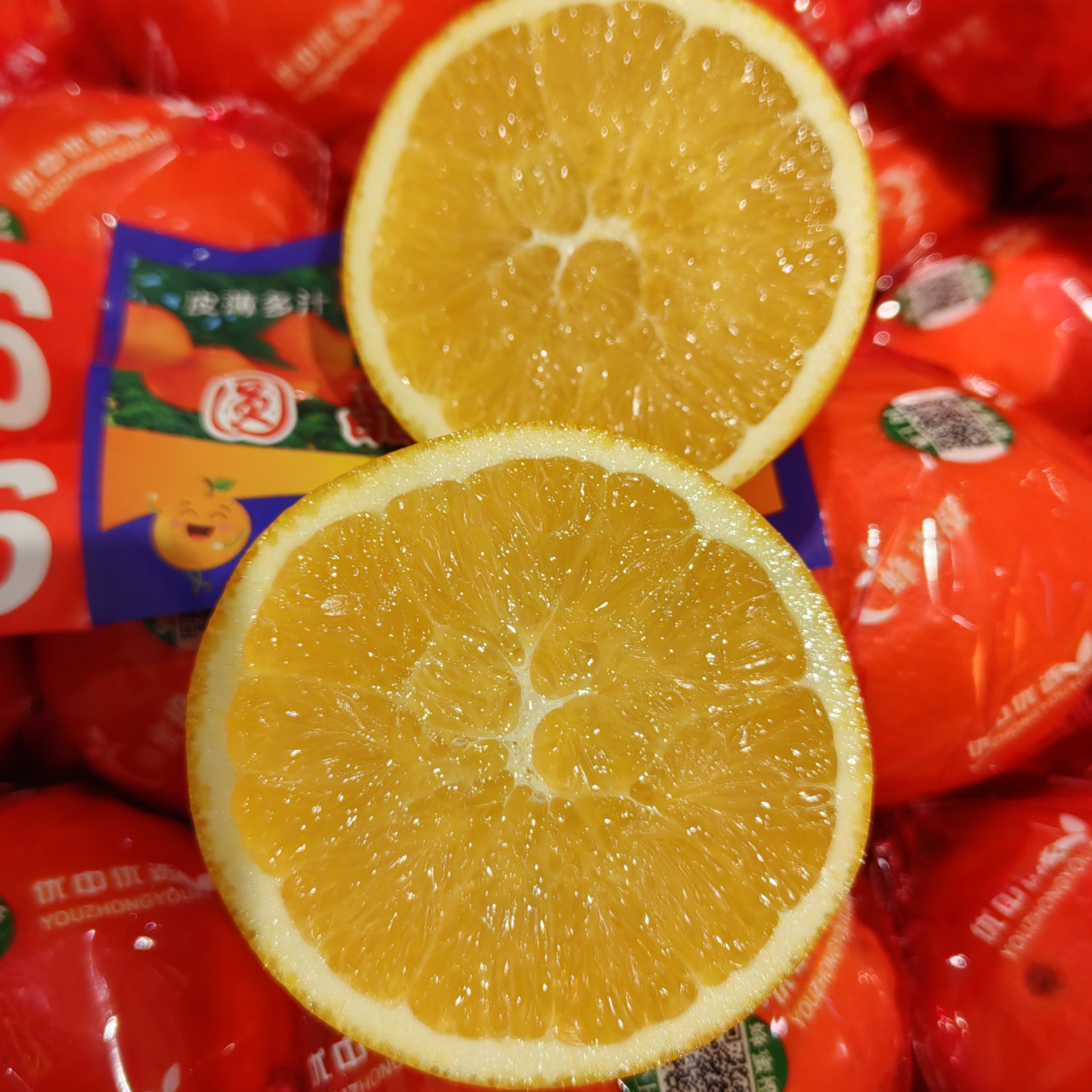 赣南脐橙，自然成熟，水大甜，10元2斤