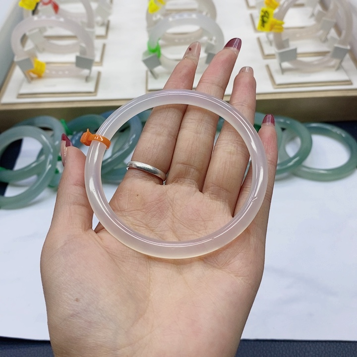 玛瑙/玉髓手镯未镶嵌62.青