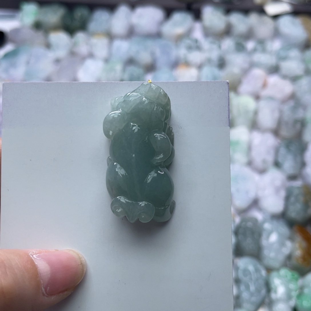 翡翠颈饰未镶嵌貔貅