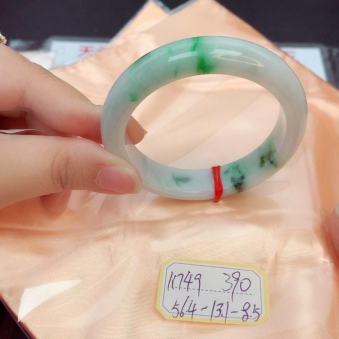 翡翠未镶嵌手镯缅甸翡翠