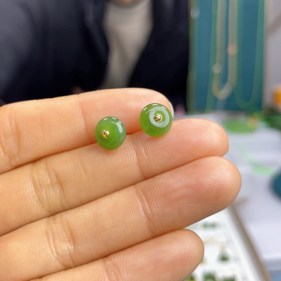 和田玉耳饰18K金镶嵌卡8