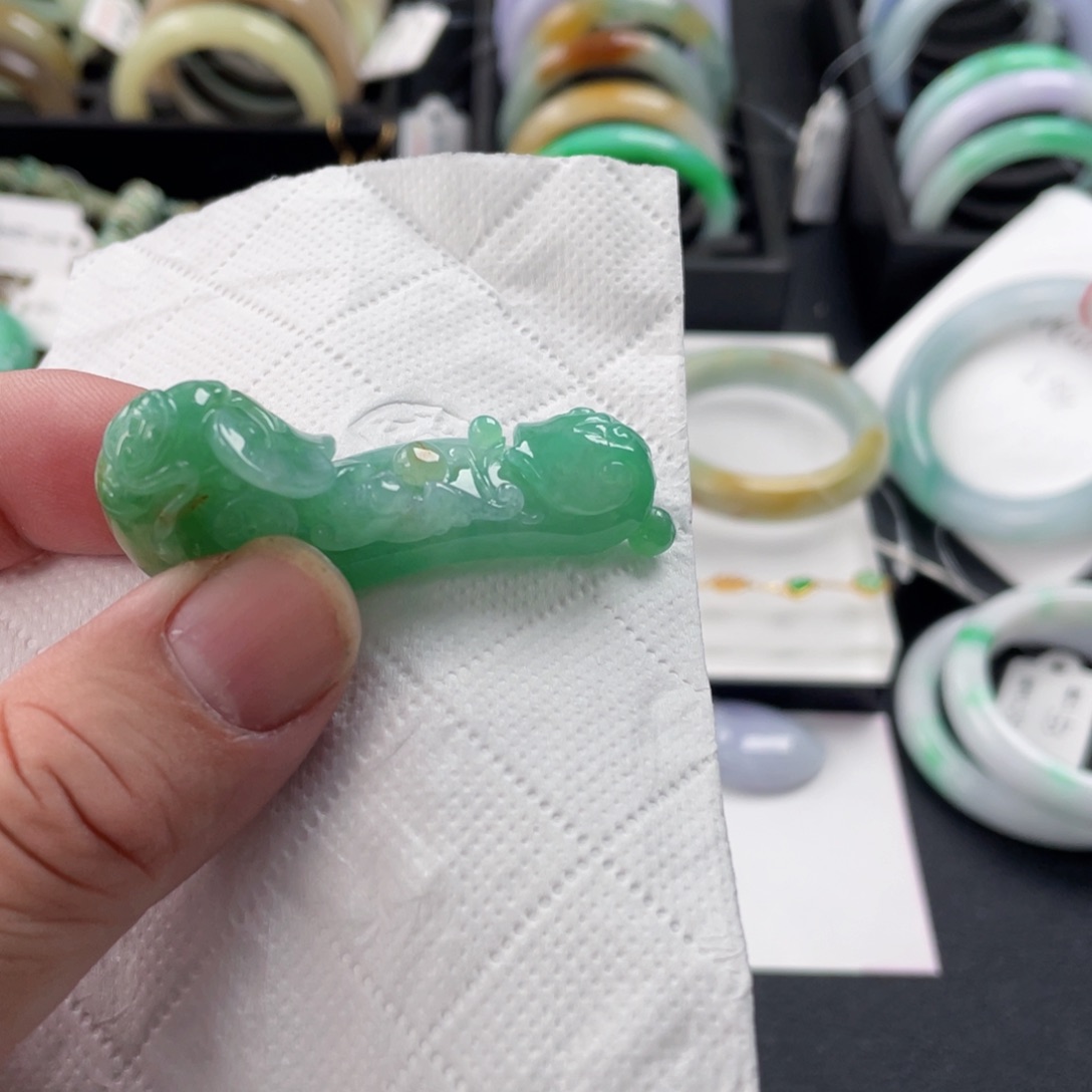 翡翠颈饰未镶嵌可****袋吊坠