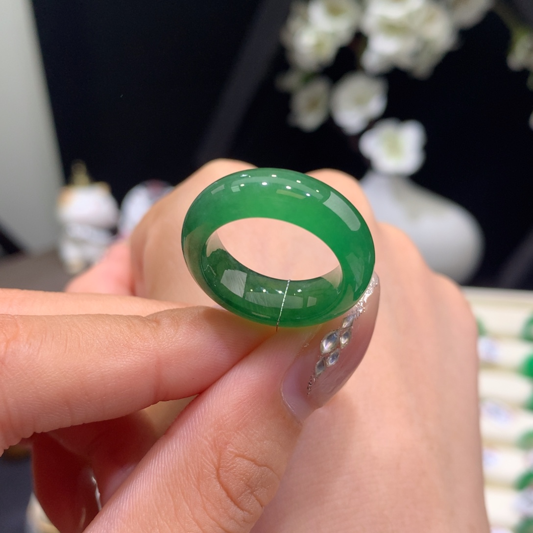 翡翠未镶嵌戒指翡翠