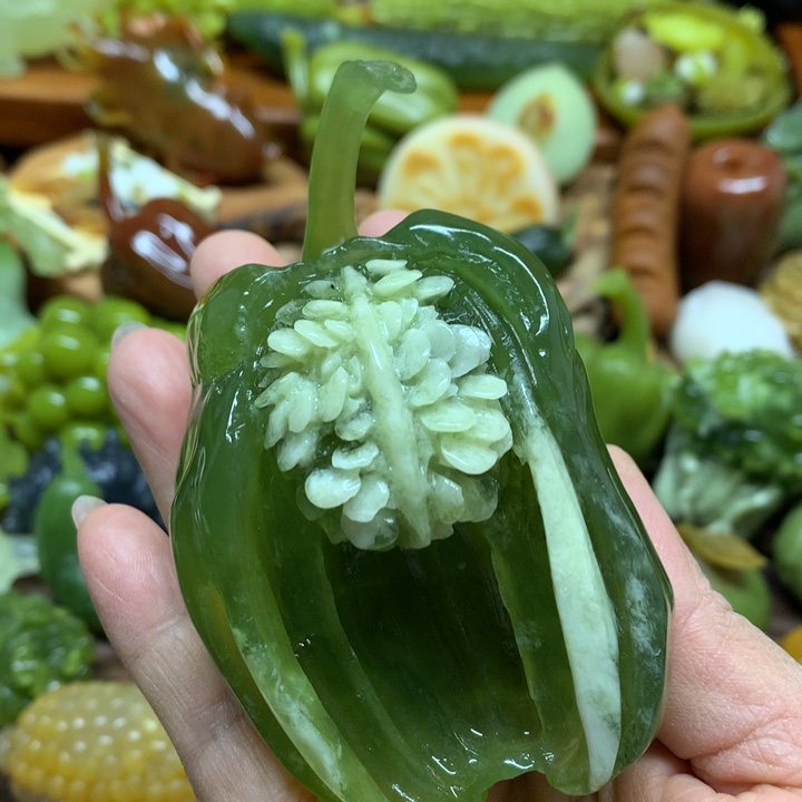 蛇纹石玉未镶嵌摆件