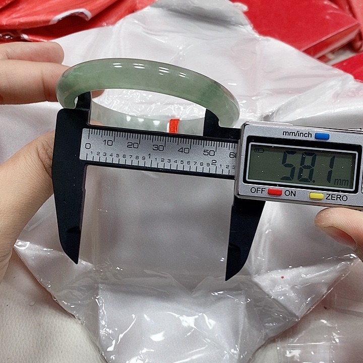 翡翠手镯未镶嵌246