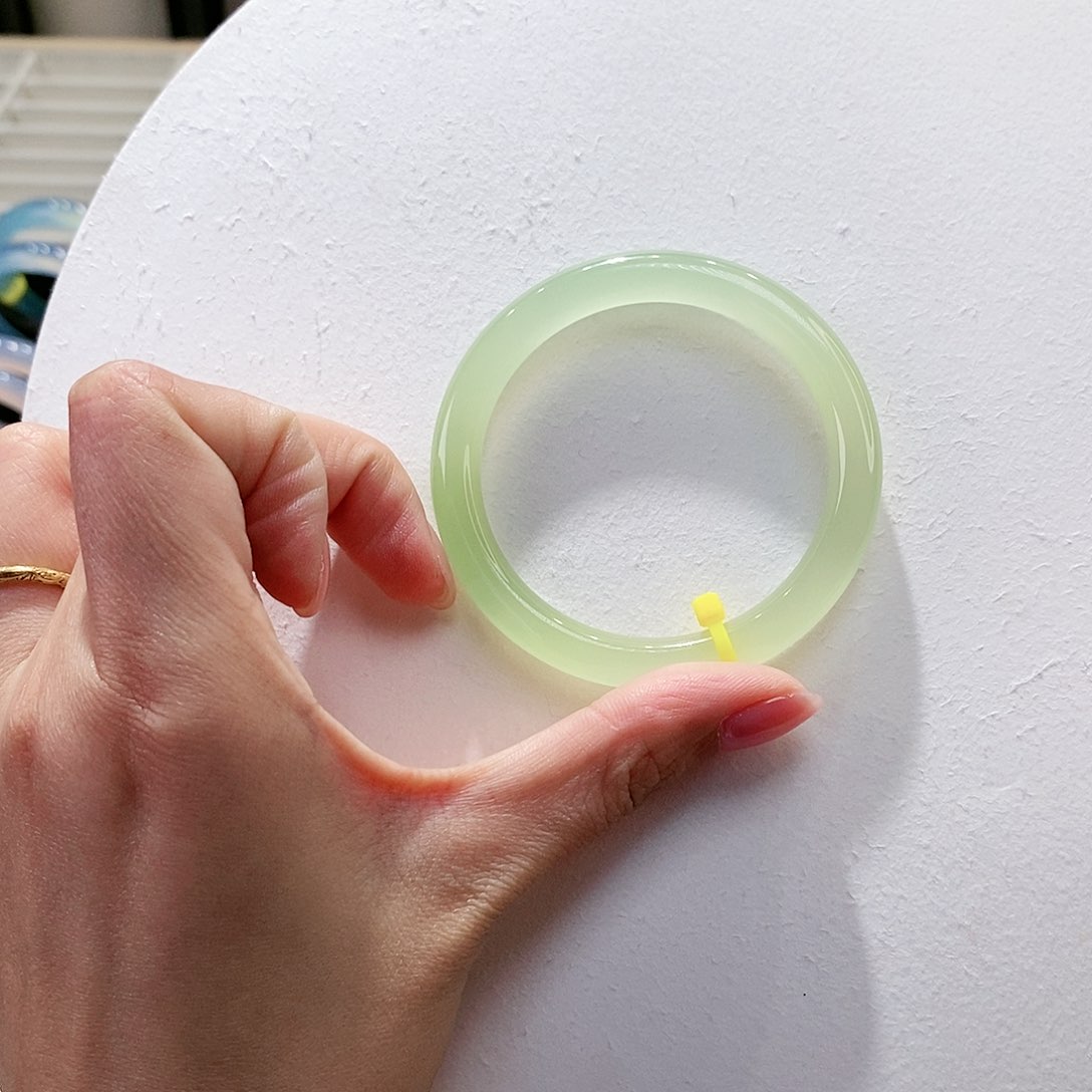 手镯玛瑙/玉髓未镶嵌52