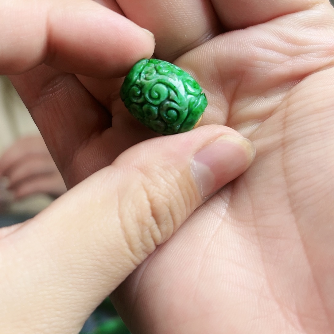 翡翠颈饰18K金镶嵌吊坠