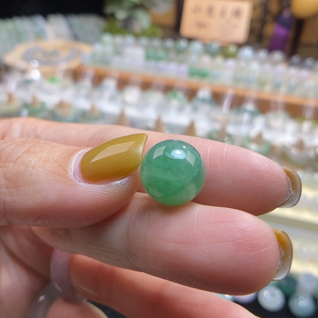 翡翠未镶嵌颈饰12.3绿珠