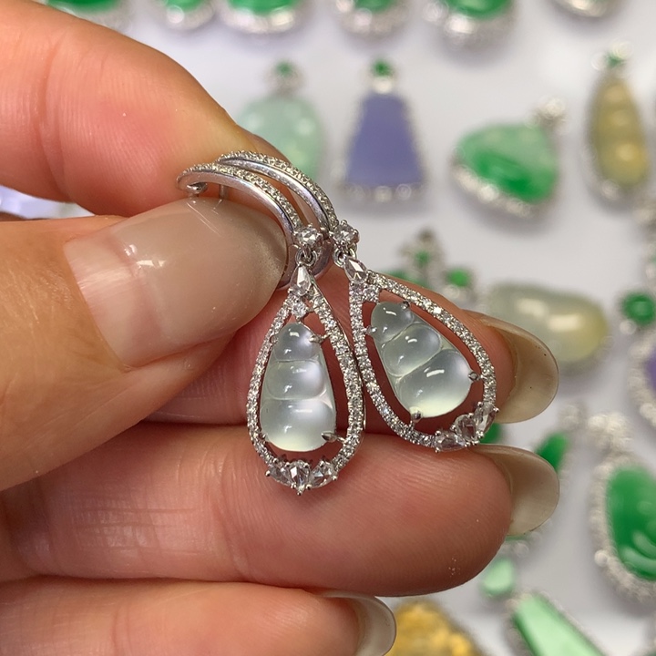 【闪购商品】颈饰18K金镶嵌翡翠耳饰