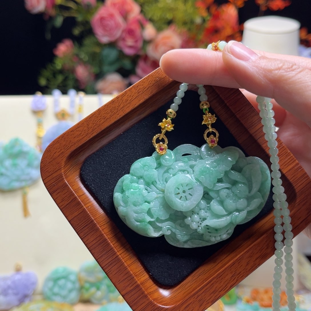 翡翠颈饰未镶嵌天然