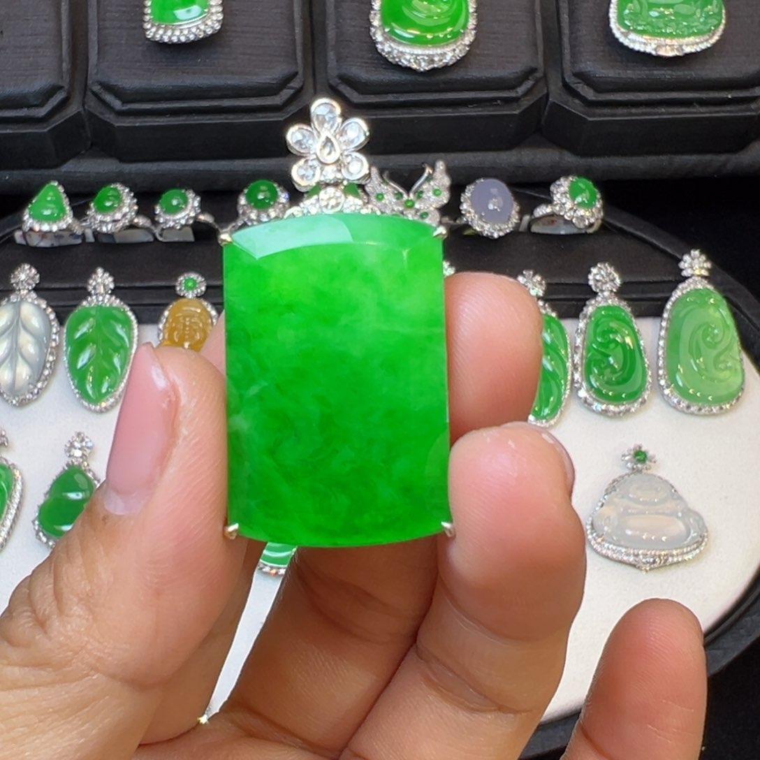 翡翠颈饰18K金镶嵌收到货48小时鉴赏期