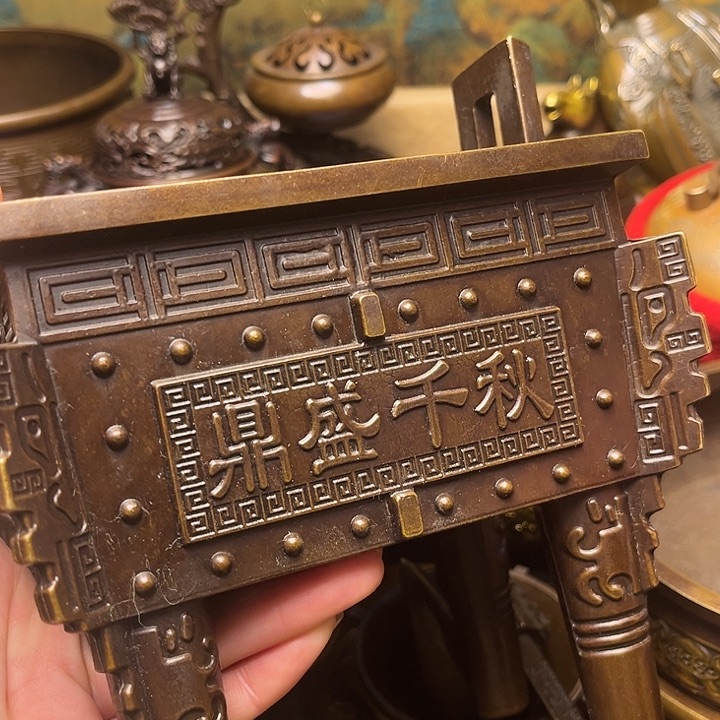 精美铜器批发档口
