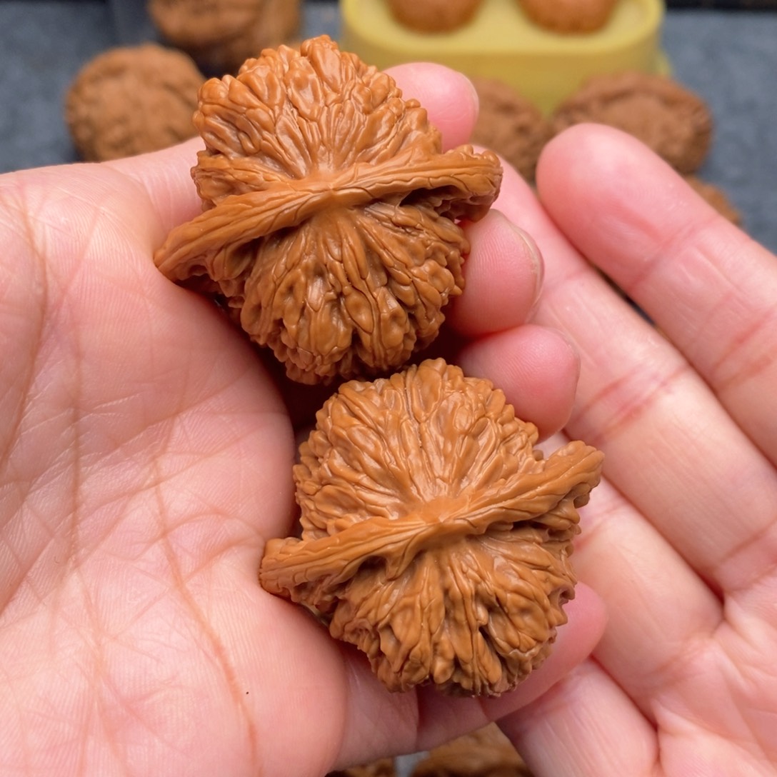 文玩核桃把件精品红皮特价四座楼43.9