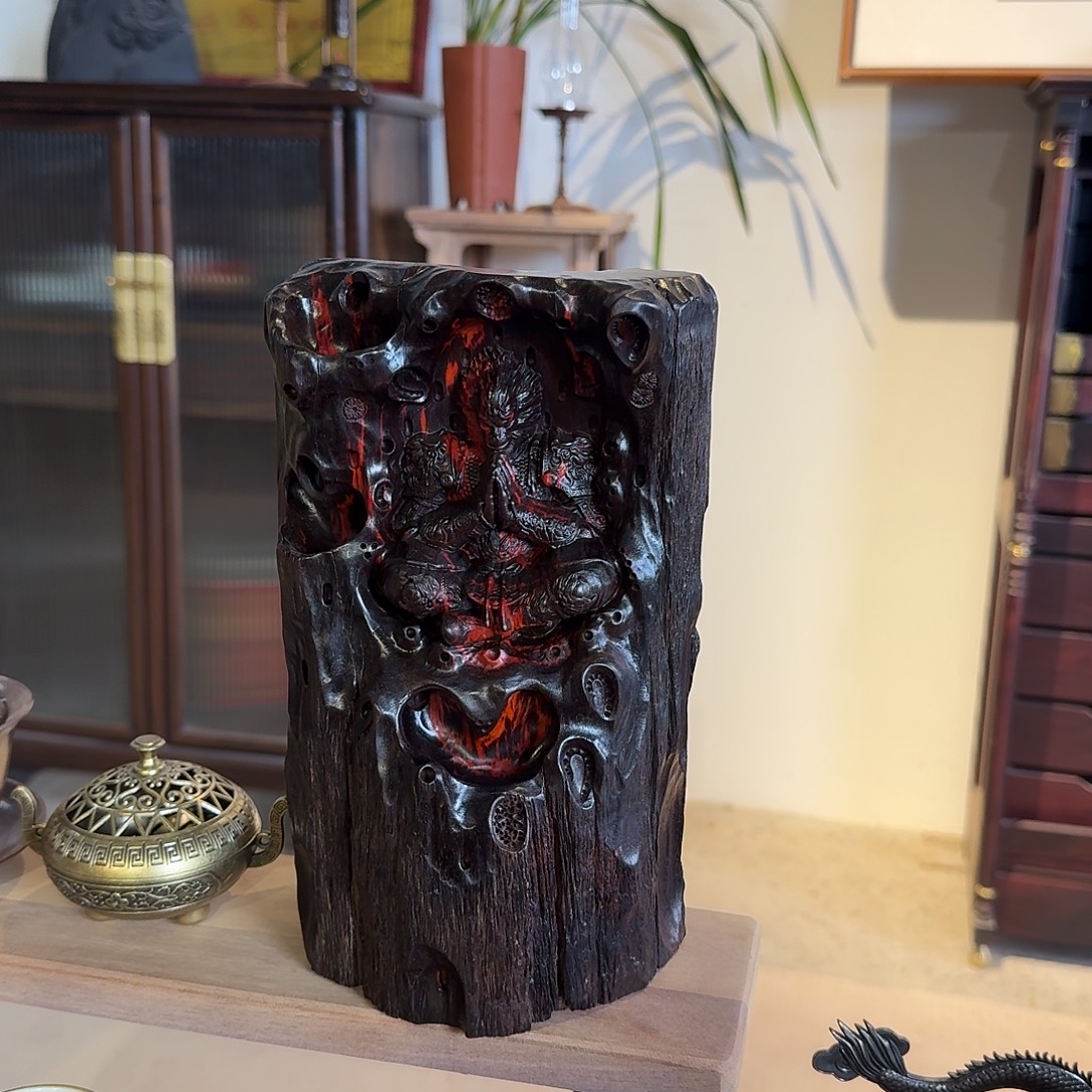 大***官木（非红木类）一个倒流香摆件