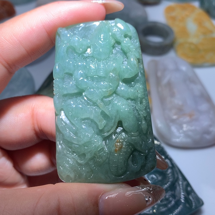 翡翠未镶嵌颈饰保真天然A货翡翠