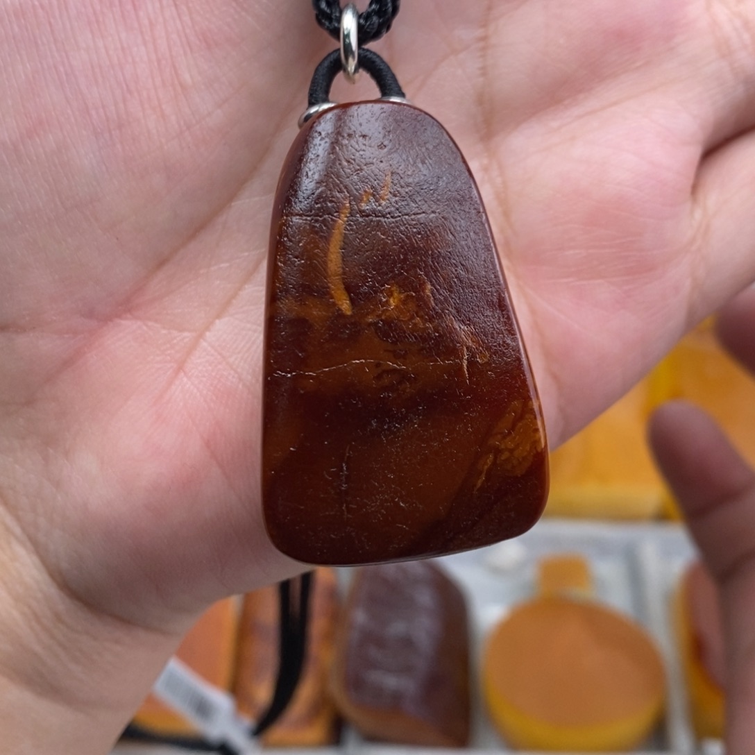 琥珀吊坠(赠链)未镶嵌