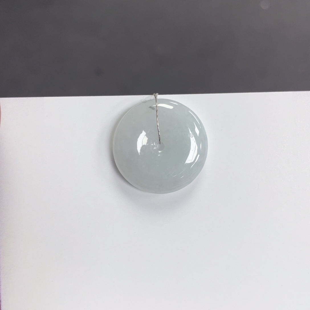 翡翠颈饰未镶嵌平安扣