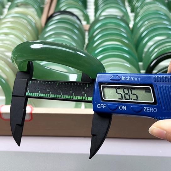 未镶嵌手镯东陵石