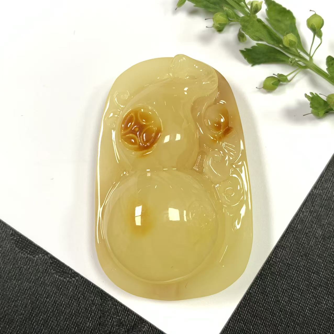 「戴琴珠宝」Z617-蜜蜡雕刻件吊坠（多样性发其一）