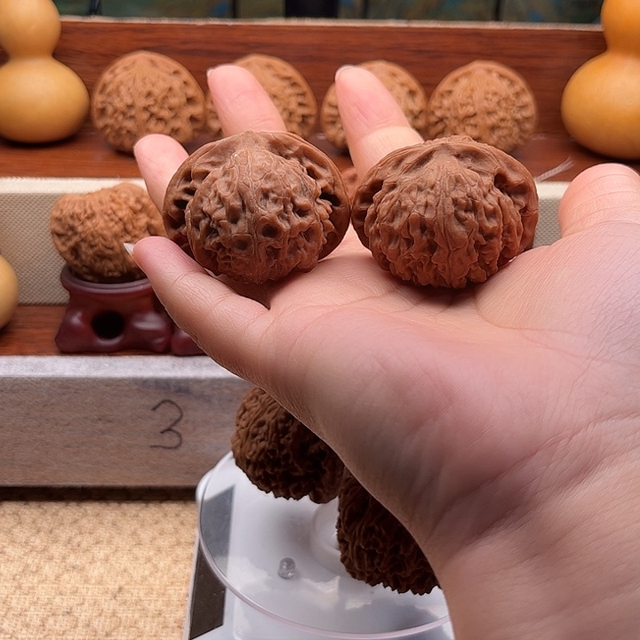 文玩核桃把件宫灯