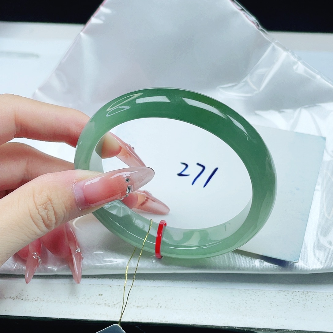 翡翠未镶嵌手镯（贵妃镯）55+