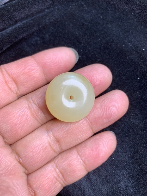 新疆和田玉且末金山蜂蜜糖平安扣