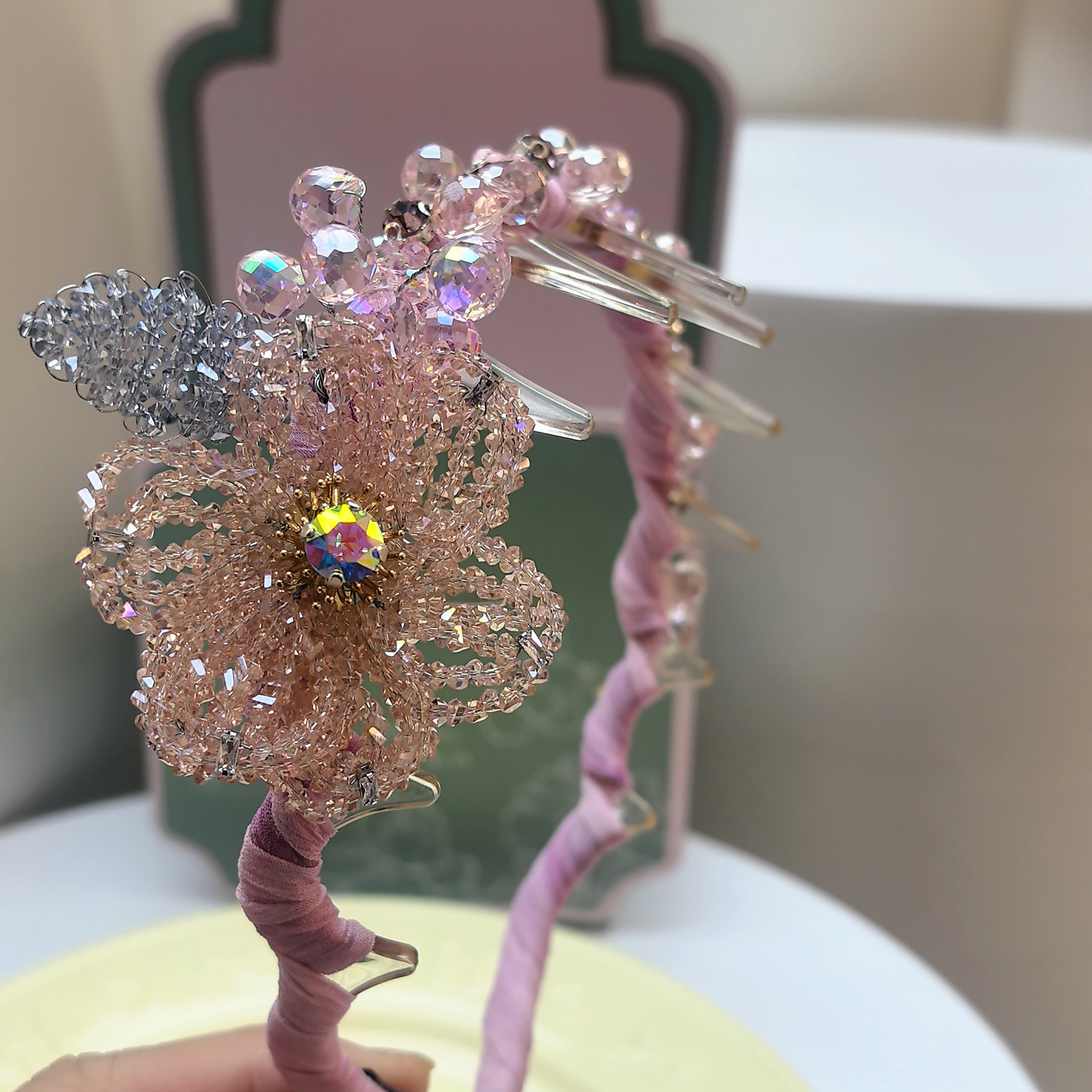 【朝露】精品水晶轻奢重工编织粉色单花气质百搭倒齿发箍WM-944