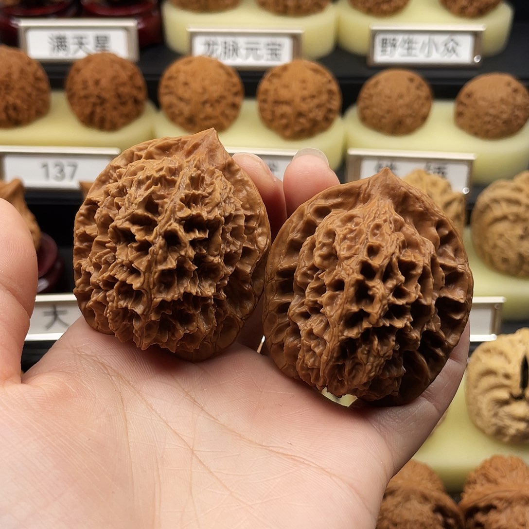 文玩核桃把件大刺45尺608