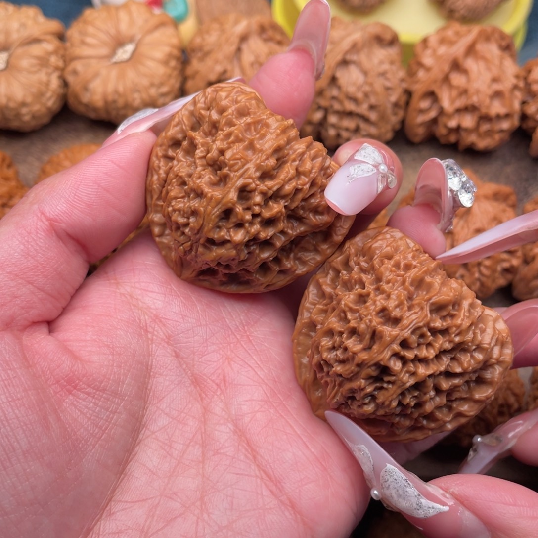 三***月文玩核桃把件全品，三角南疆43