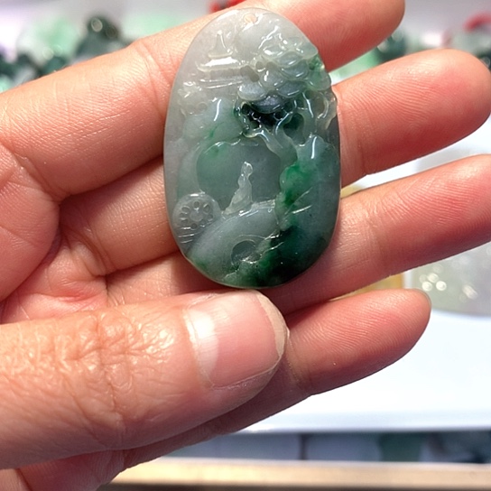 翡翠未镶嵌颈饰吊坠