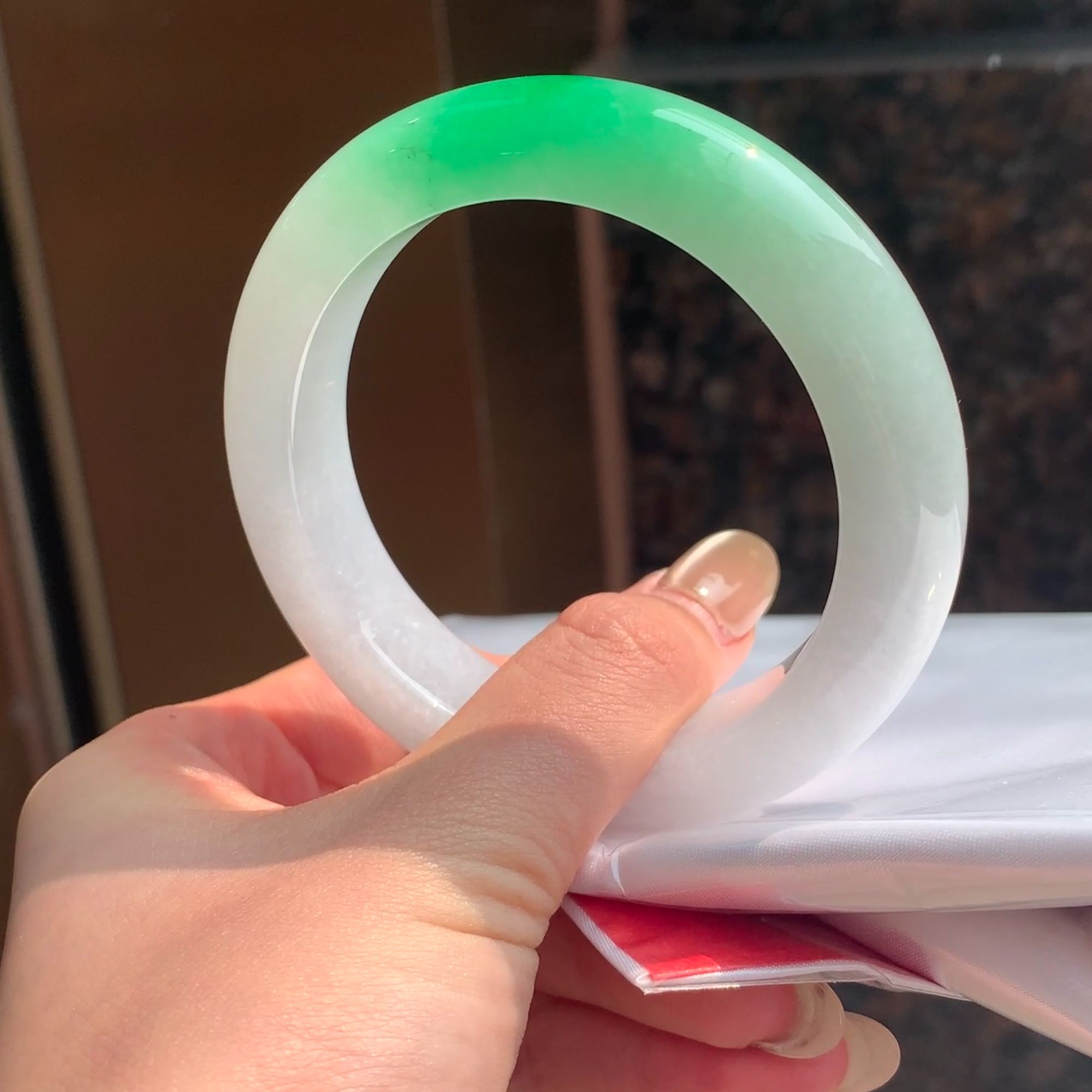 天然缅甸翡翠A货翡翠手镯白底青57圈口厚装正圈