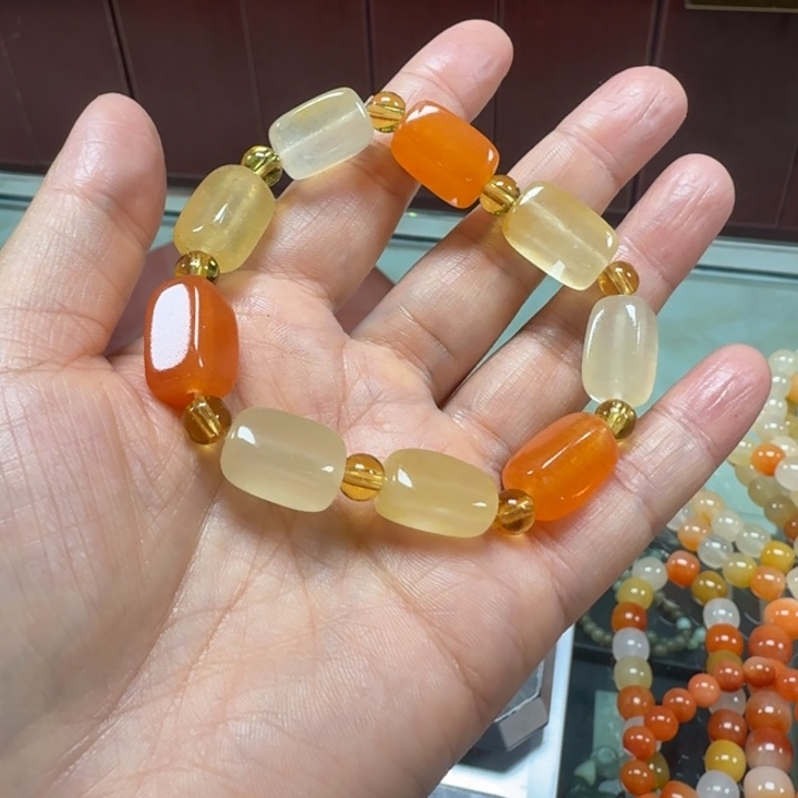 高***3石英质玉合金颈饰