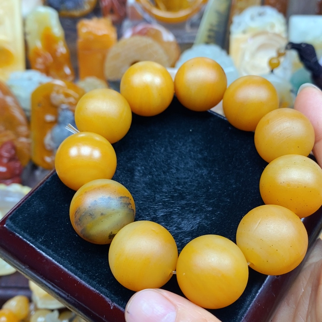 石英质玉（黄龙玉）颈饰未镶嵌