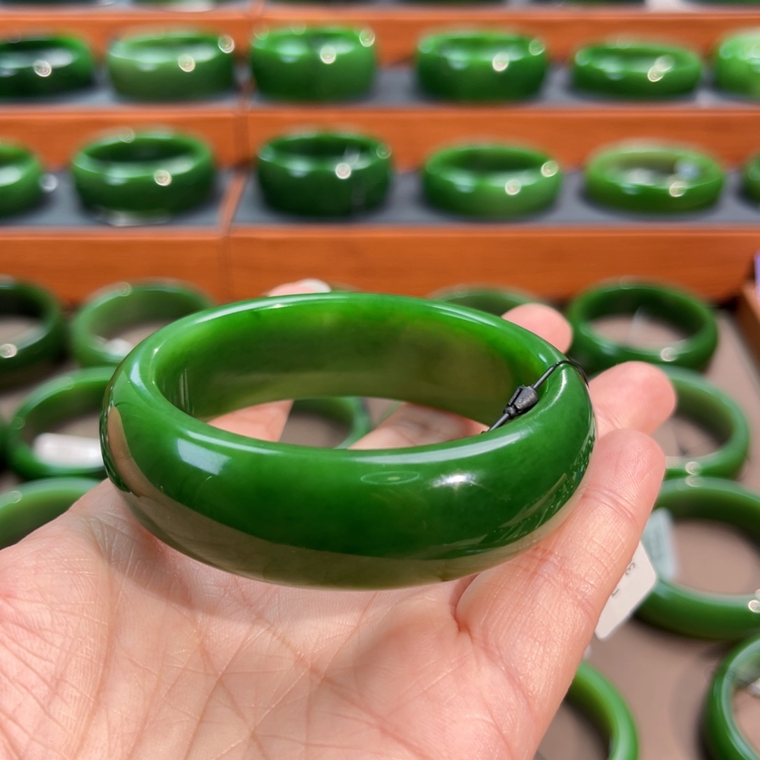 未镶嵌手镯和田玉（碧玉）f****