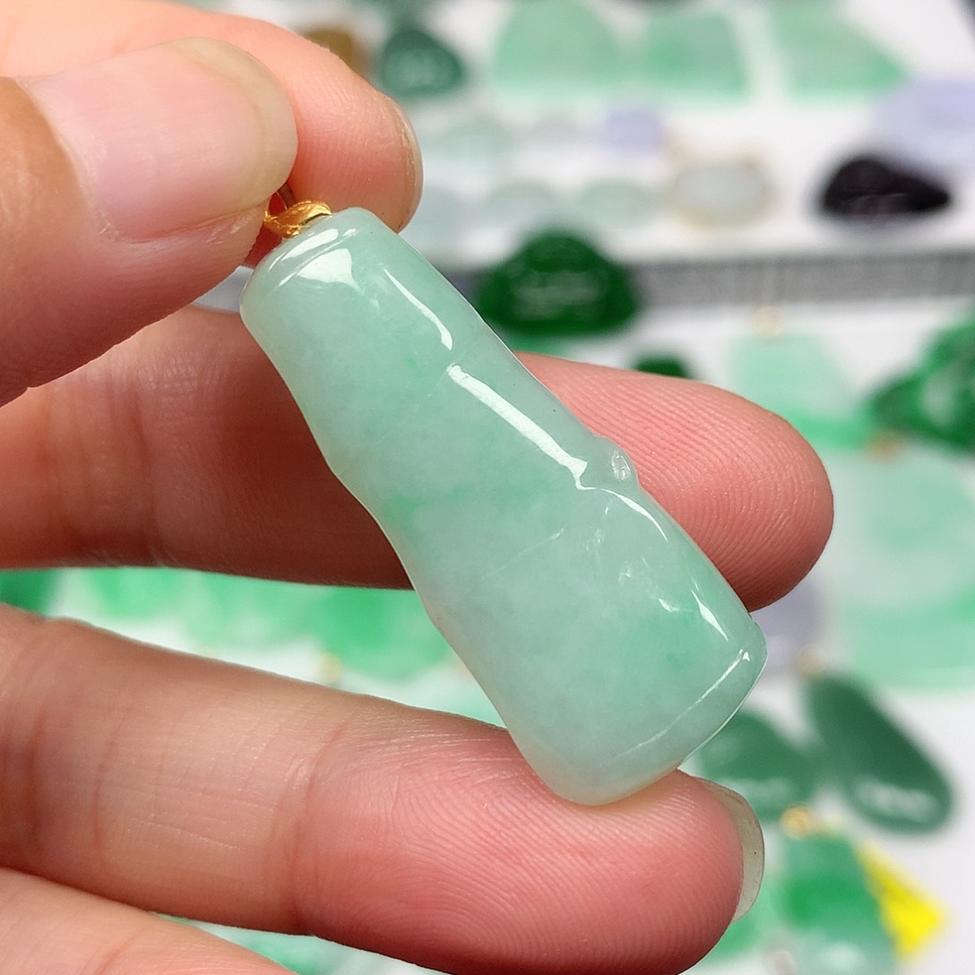 吊坠(不含链)18K金镶嵌翡翠