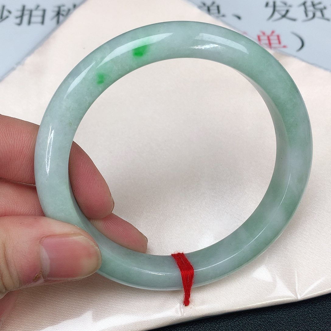 翡翠手镯未镶嵌圈61