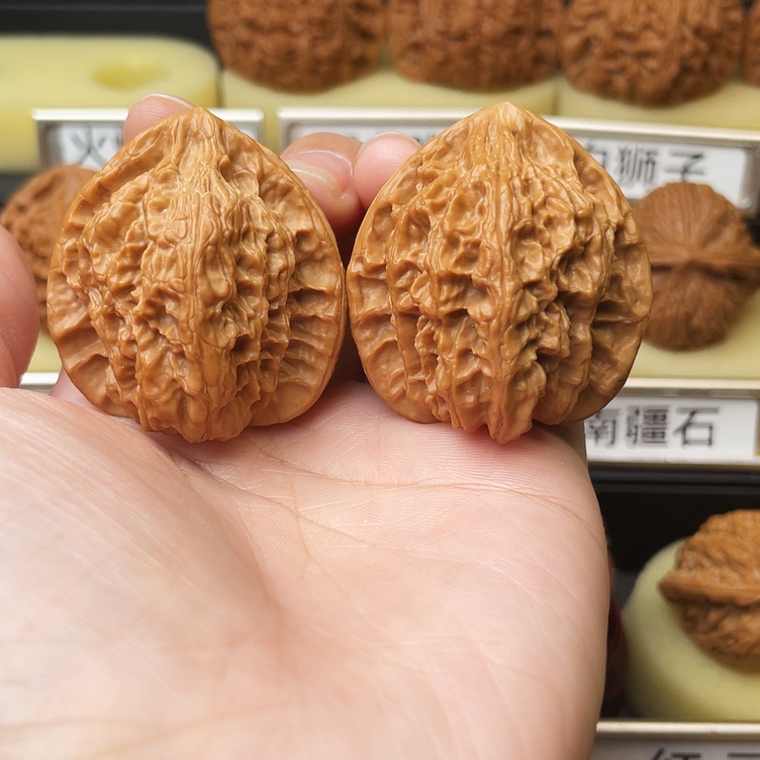 文玩核桃吊坠火焰马蹄39尺793