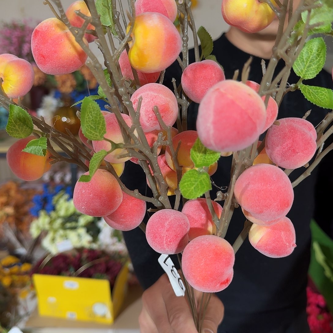 931号桃子果8枝果