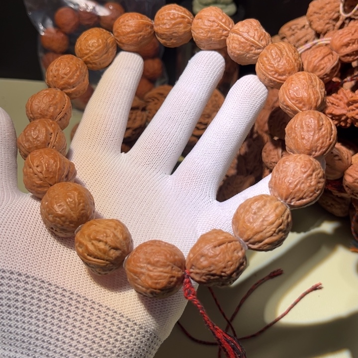 文玩核桃手串…………33