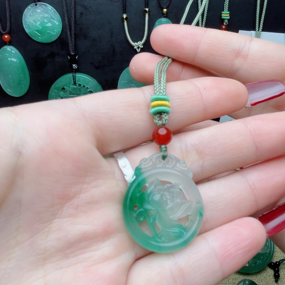 石英质玉颈饰未镶嵌