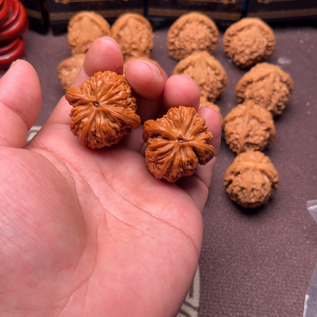 大***彩文玩核桃吊坠虎头王111111111