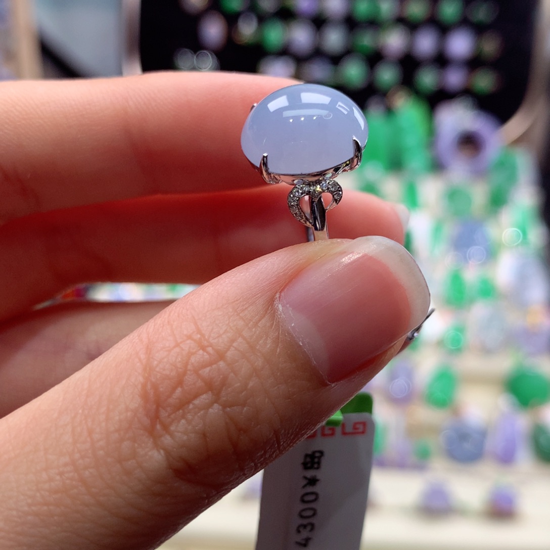 翡翠18K金镶嵌戒指翡翠