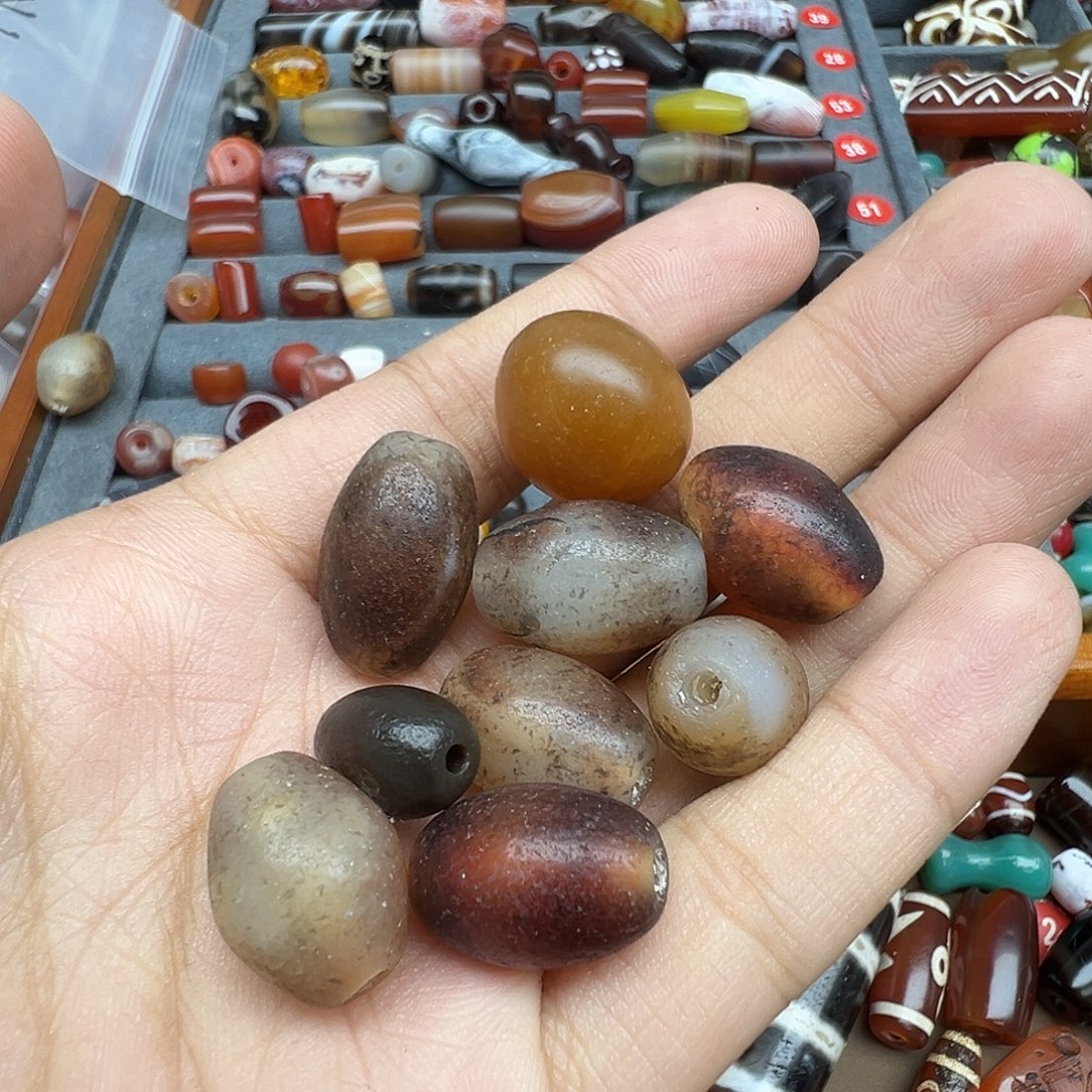 玛瑙/玉髓未镶嵌珠宝半成品有裂